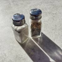 Wow! Dít is de functie van de geribbelde onderkant van een kruidenpotje