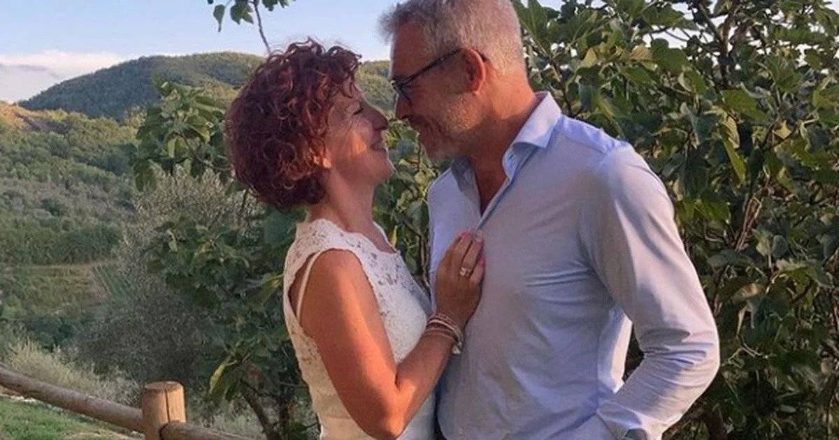 Il matrimonio di Astrid e Harmjan di B&B pieno d’amore questo autunno: “È sul mio telefono come una ‘donna dei sogni’ |  mostrare