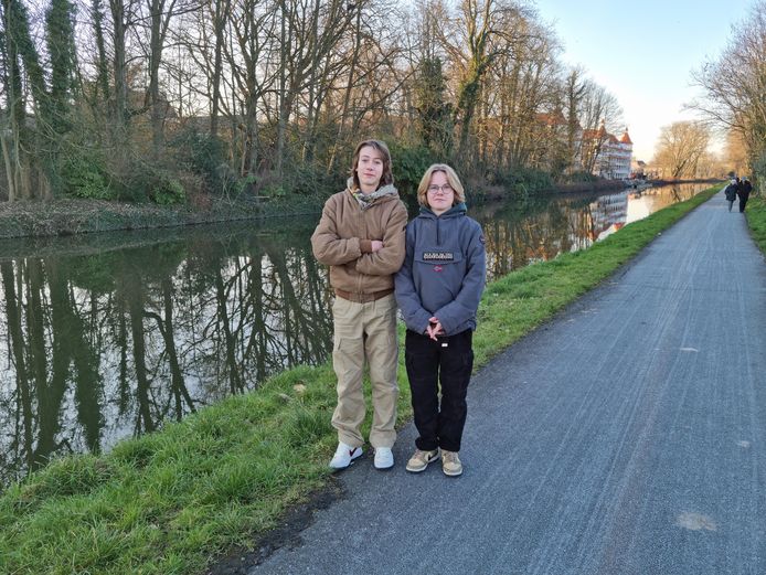 Noah (15) en Matthijs (14) hebben het leven gered van een dertiger uit Aalst aan het jaagpad in Erembodegem.