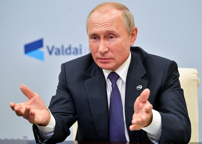 De Russische president Vladimir Poetin in Moskou. Hij ziet geen basis voor een strafonderzoek in zijn land naar de vergifting van de voornaamste Kremlin-criticus.