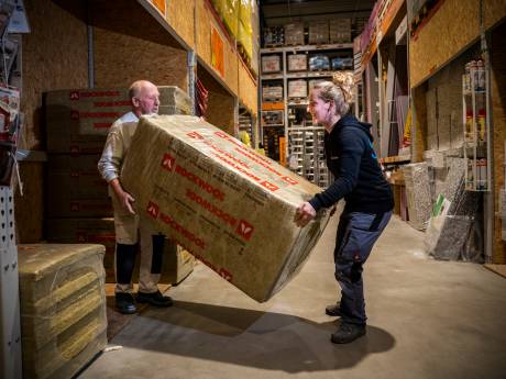 4000 euro voor het isoleren van je huis: deze klussers willen de hoge prijzen voor zijn