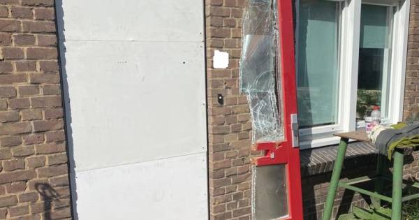 Politie doet woninginval in Vlissingse Lammensstraat .