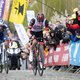Met de flair van een routinier bluft Van der Poel zich naar de winst in Vlaanderen
