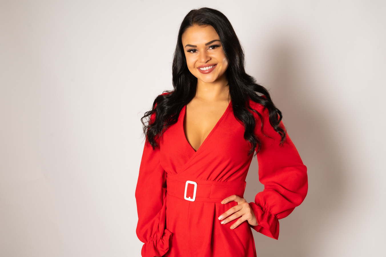 ‘Best blote foto’s’, maar Selina (27) gaf zich tóch op; nu staat ze in ...