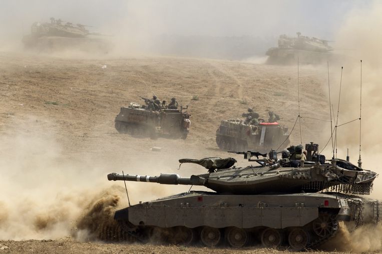 Israëlische tanks bij de Gazastrook Beeld epa