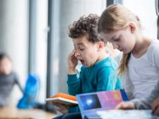 Als er een dinosaurus bij je in de klas zit – in deze verrassende kinderboeken is school nooit saai