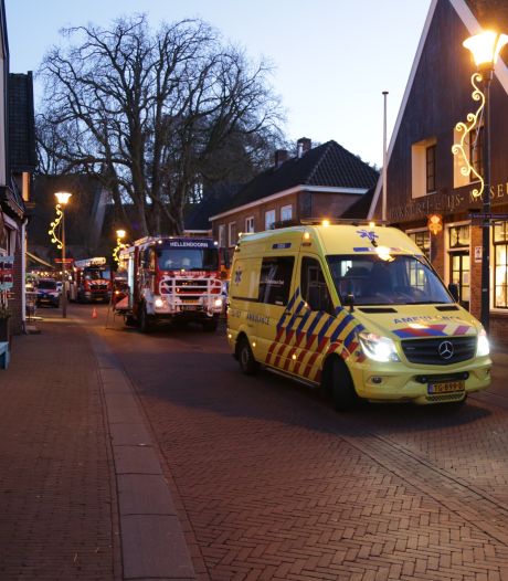 Man ernstig gewond door val in kelder van Bakkerij- en IJsmuseum: traumahelikopter landt in Hellendoorn 