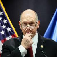 Trumps grenstsaar kondigt einde van grootschalige ICE-operatie in Minneapolis aan: agenten zullen zich terugtrekken