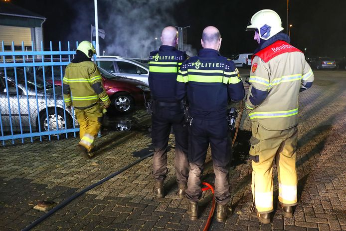 Naast de brandweer kwam ook de politie ter plaatse.