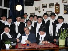 IQ Aarmoei-nieke doet eerste Zwaaigatconcert niet alleen