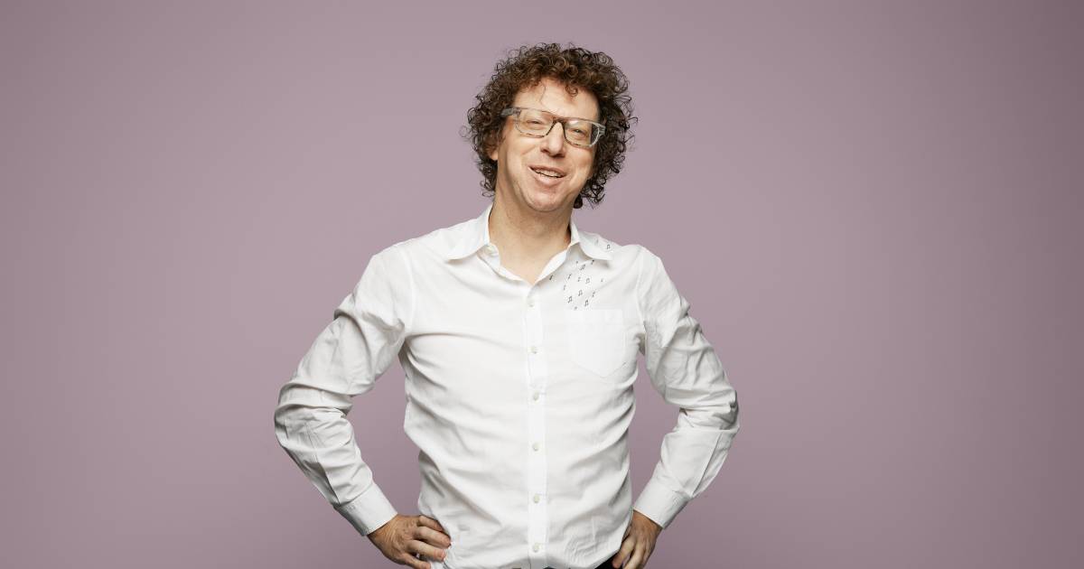 Arnon Grunberg Drinkt Paar Glazen Wijn Per Dag: 'Maar Dronken Word Ik Niet'  | Gezond | Bd.Nl