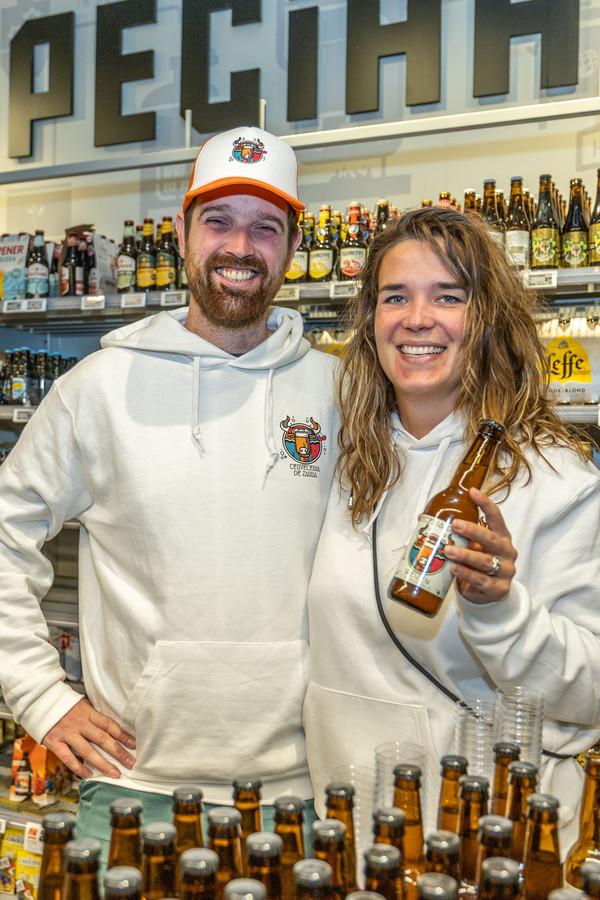 Het Spaanse Dorp Zarrawinnaars lanceren hun nieuwe bier in Goese supermarkt ‘Ze zijn