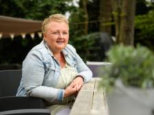 Sandra koppelt eenzame buitenlandse studenten aan Enschedese gezinnen: ‘Het verruimt je blik' 