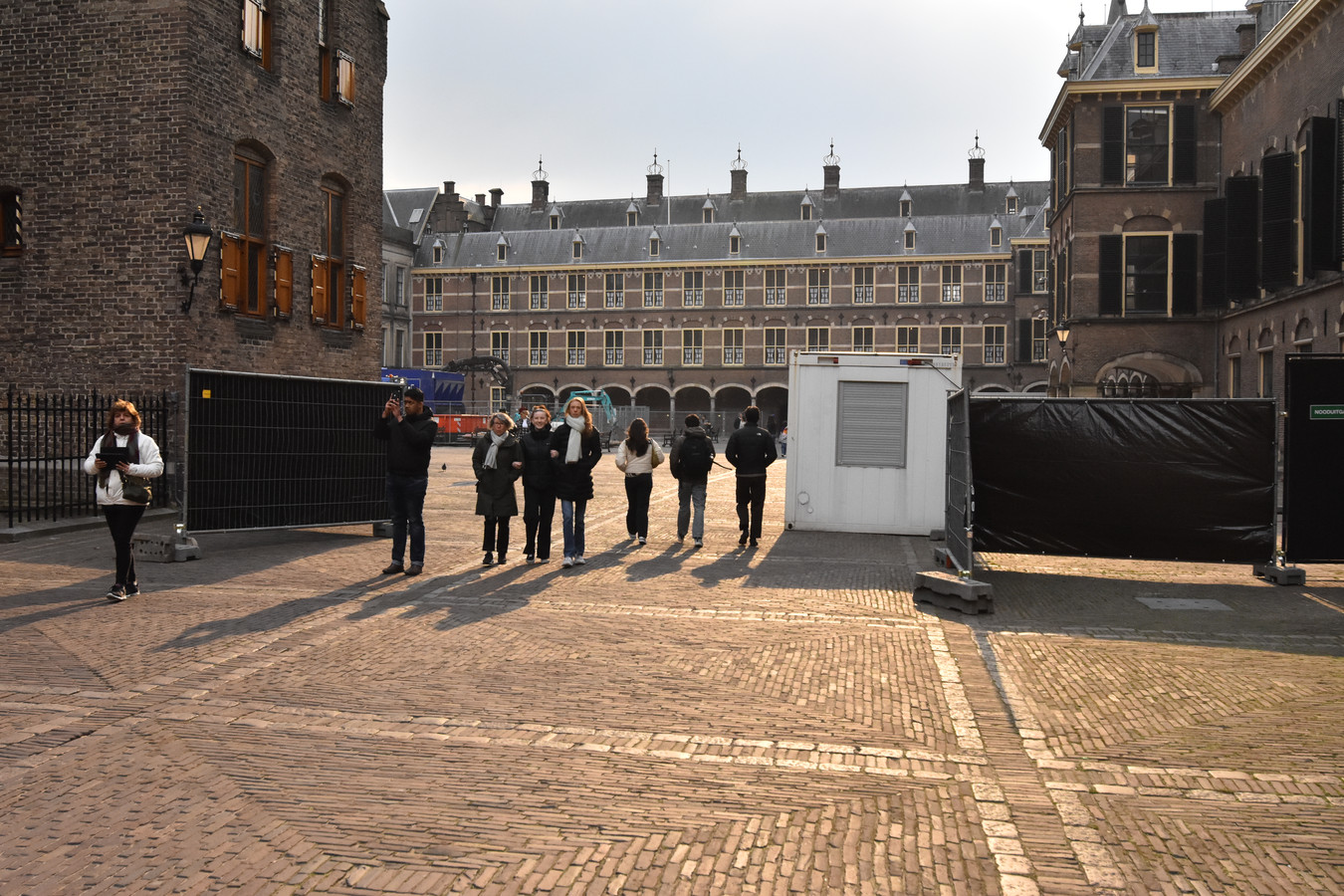 Kamervoorzitters Lopen Laatste Rondje Over Binnenhof En Sluiten