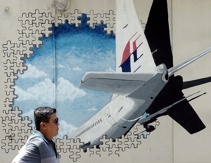 Een muurschildering ter herinnering aan de verdwenen MH370