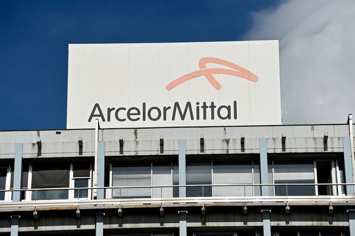 Er ligt een nieuw verbeterd CAO-voorstel op tafel bij staalreus ArcelorMittal.