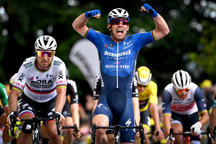 Mark Cavendish kan het nog: na zes jaar wint hij in Fougères weer een etappe in de Tour de France.