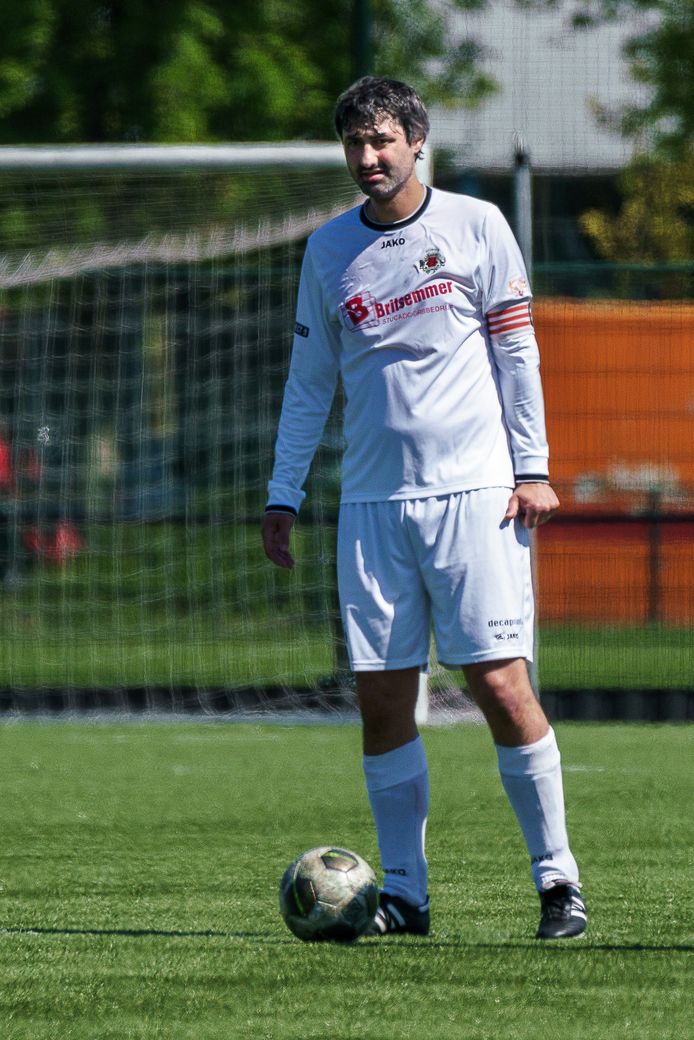 ONA-aanvoerder Sylvester Hageman, die ook het shirt van Olympia droeg, stopt met voetballen.