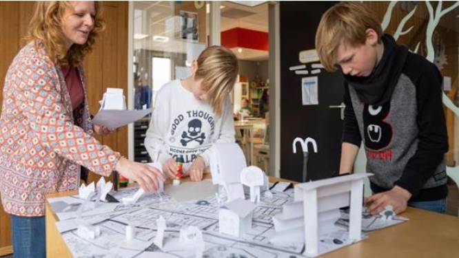 Kinderen in Ruwaard maken kunst geïnspireerd op Jan Rothuizen en exposeren in wijkhuis
