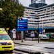 Amsterdam laat schuldeisers MC Slotervaart bungelen