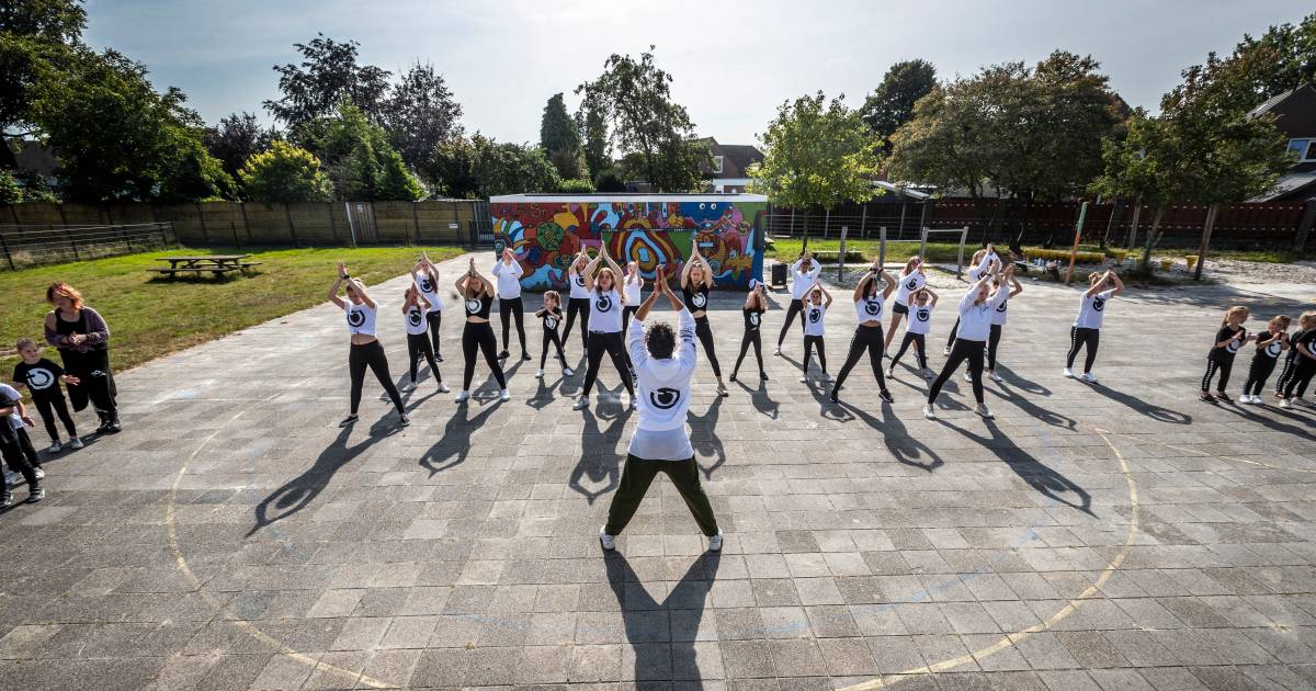 Van schoolplein naar theaterzaal, dansgroep T-Force is klaar voor eerste dinnershow - Eindhovens Dag