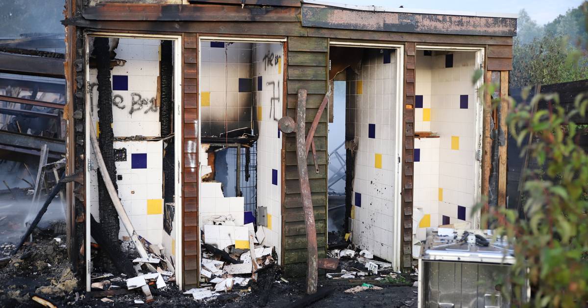 Brand in Van Tuyllpark Zoetermeer, oud sanitair gebouw Dutch Water