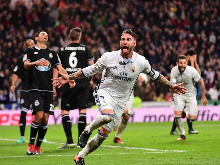 Sergio Ramos maakt de bevrijdende treffer. Beeld AFP