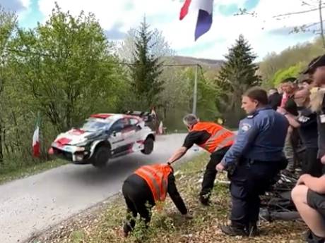Une bagarre au milieu de la route avant le passage d’un pilote: drame évité de justesse au rallye de Croatie 