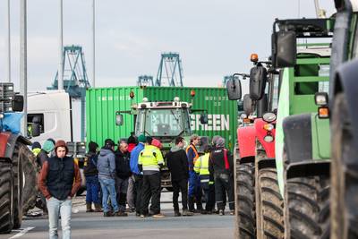 Boeren willen op 14 maart Vlaamse havens platleggen: “Achter de schermen is protest nooit gaan liggen”