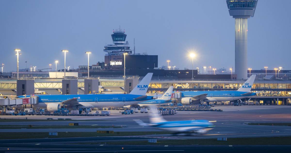 Minister Harbers appeals against ruling on contraction of Schiphol |  Interior
