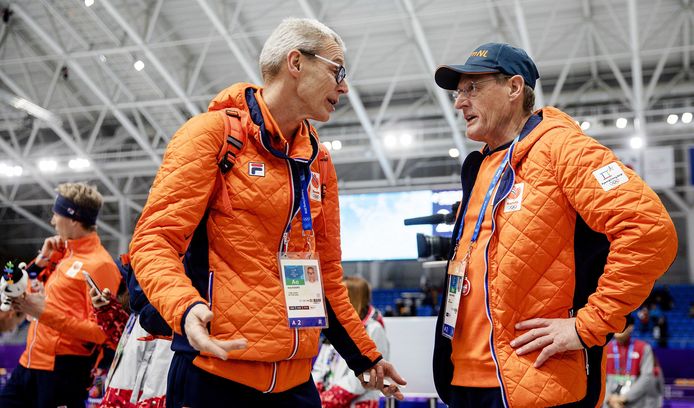 Jillert Anema (rechts) in gesprek met Arie Koops.