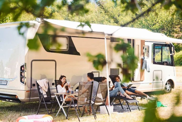 Zóveel dagen mag je camper of caravan thuis voor de deur blijven staan Beeld Getty Images