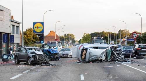 Zonen van Dodge-bestuurder die dertien auto’s ramde in Houthalen reageren: “Papa kreeg een totale black-out achter het stuur”