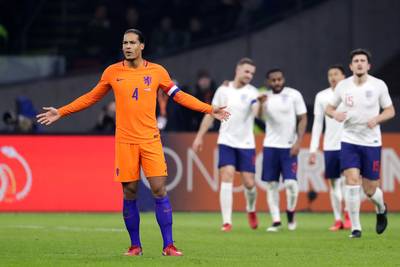 Captain Van Dijk wil aanvallende verbetering zien van Oranje