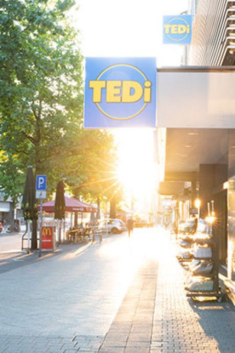 Le discounter TEDi débarque près de la frontière belge: “Tout à 1 euro”  