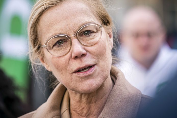 Minister Sigrid Kaag (Financiën) wil de Russen ook in Nederland raken.