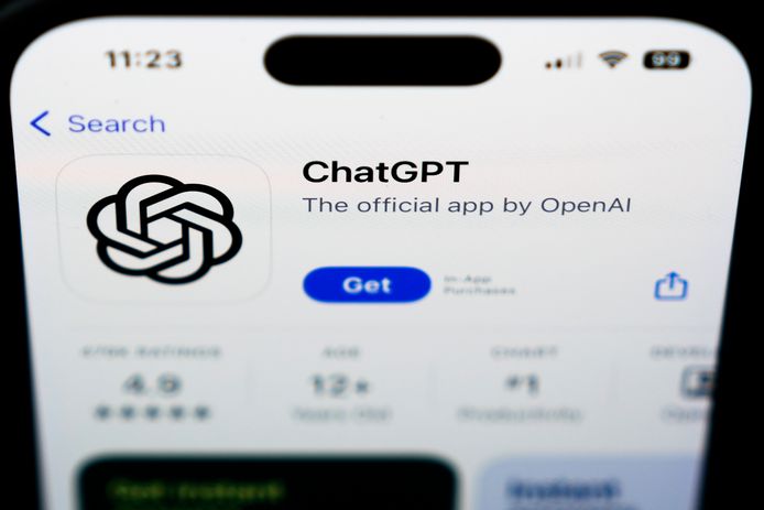 Het logo van ChapGPT op een smartphone.