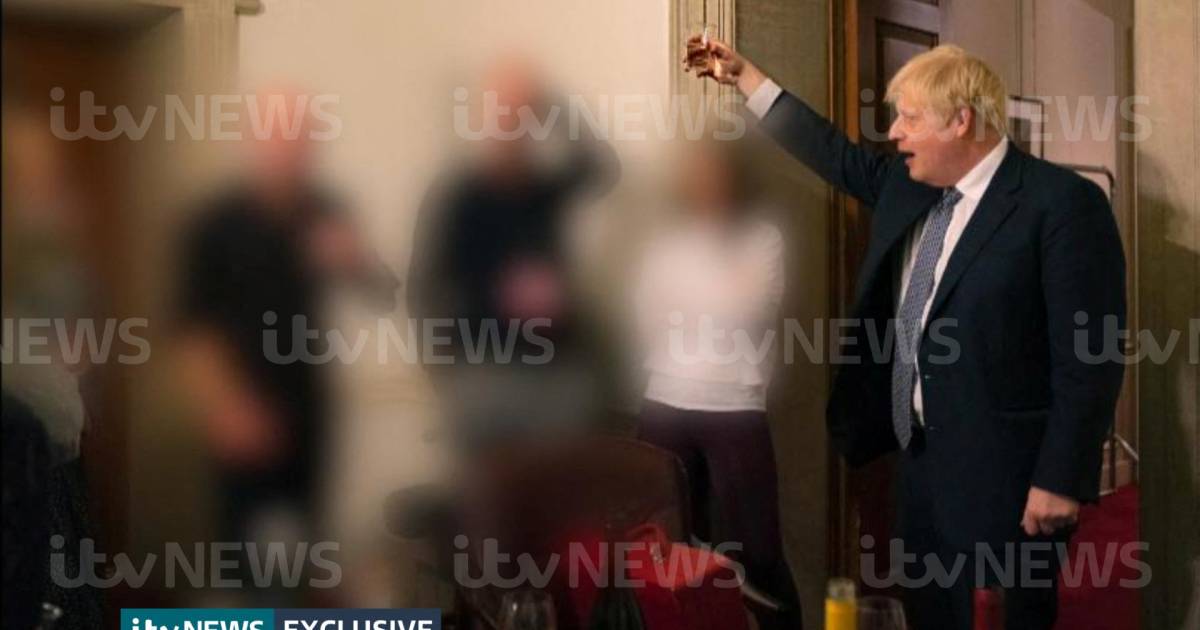 TV Inggris menunjukkan Boris Johnson merayakan selama penguncian |  luar negeri