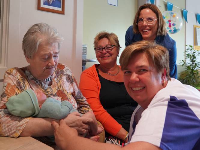 Babyborrel in woonzorgcentrum Mijlbeke: “Bewoners kunnen de twee reborn-poppen verzorgen”