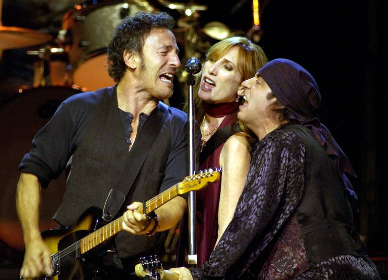 The Boss met zijn vrouw Patti Scialfa en gitarist Steven Van Zandt tijdens de tournee van 'The Rising'. Het nummer zelf is opgedragen aan de brandweermannen die stierven tijdens 9/11. Beeld WireImage