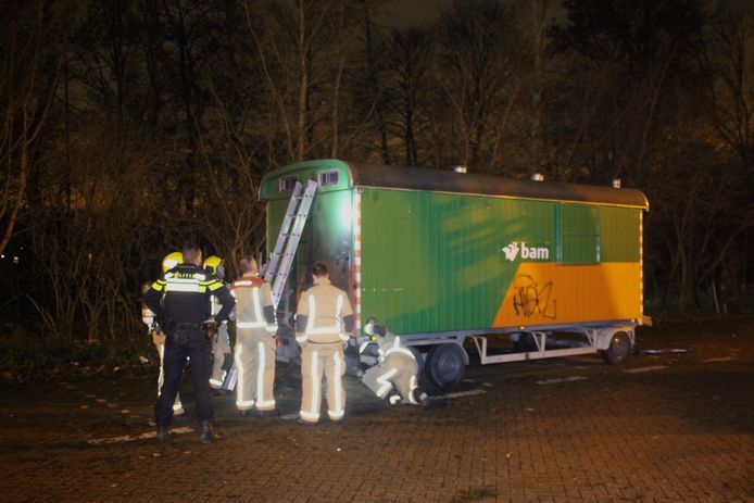 Aan de Daal en Bergselaan werd brand gesticht in een bouwkeet. Hulpdiensten konden erger voorkomen