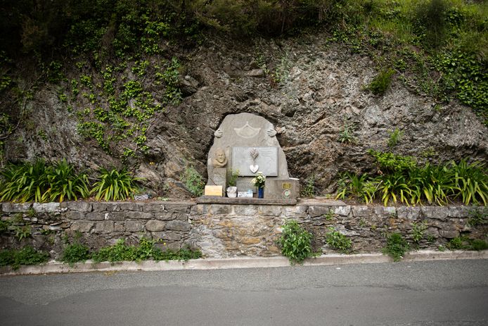 De gedenkplaats voor Weylandt op de Passo del Bocco.