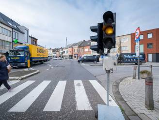 Eerste maatregel tegen extra verkeer in Pasbrug-Nieuwendijk een feit: verkeerslichten in IJzerenveld