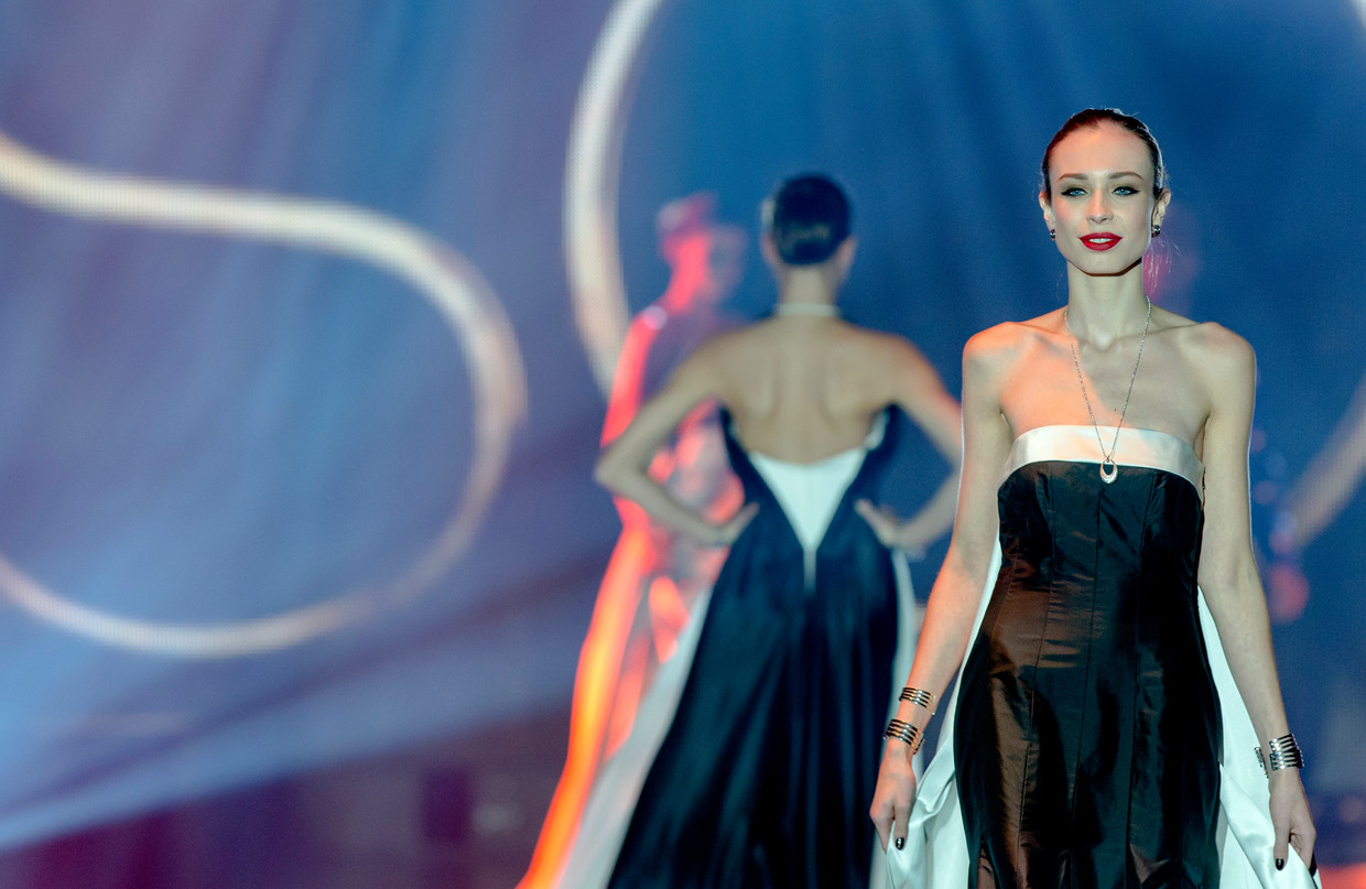 Model Loiza Lamers tijdens de finale van Holland's Next Top Model 2015. Ze was wereldwijd de eerste transgender die het programma Next Topmodel op haar naam wist te schrijven. Beeld ANP Kippa