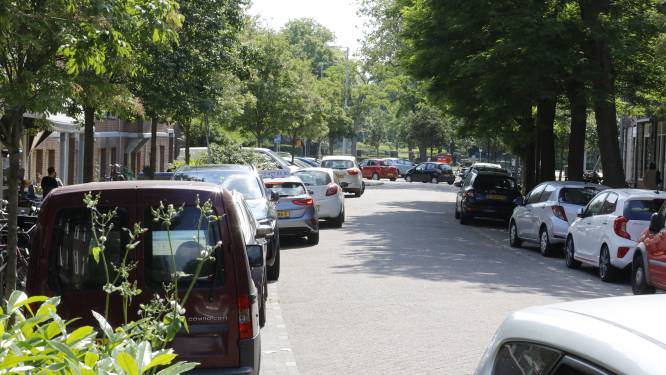 Verzet tegen invoering betaald parkeren in West, bewoners reiken zelf oplossingen aan