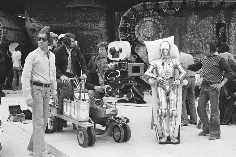 Daniels als C-3PO op de set. Beeld RV/Lucasfilm