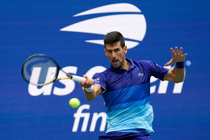 L'Open d'Australie ou le Vaccin? Novak Djokovic va devoir choisir.