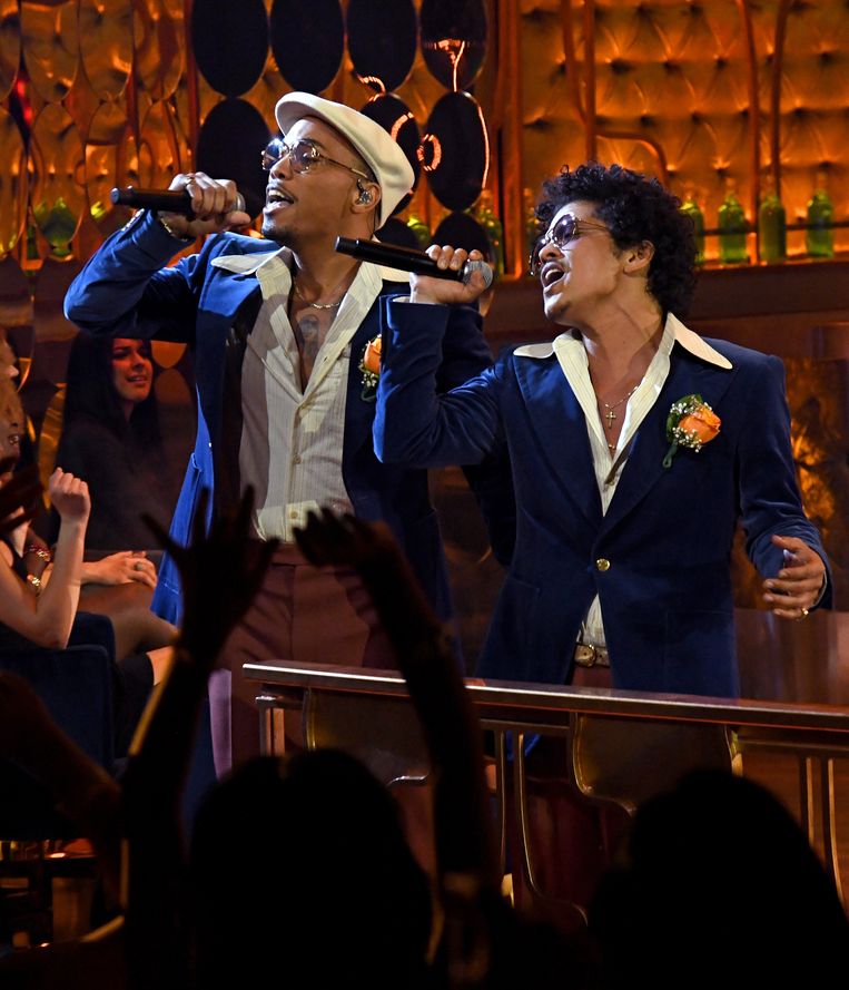 Anderson Paak en Bruno Mars. Beeld Getty Images for iHeartMedia