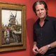 De goedlachse en vriendelijke museumdirecteur – die wordt gevreesd door zijn eigen personeel