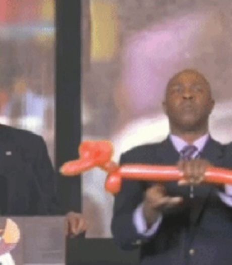 Dit was de doventolk aan het doen tijdens speech Obama